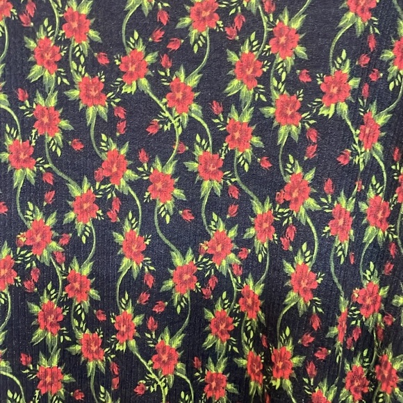 LuLaRoe size Medium Black with Red Floral and Green Leaves Lightweight Cardigan - Picture 6 of 7